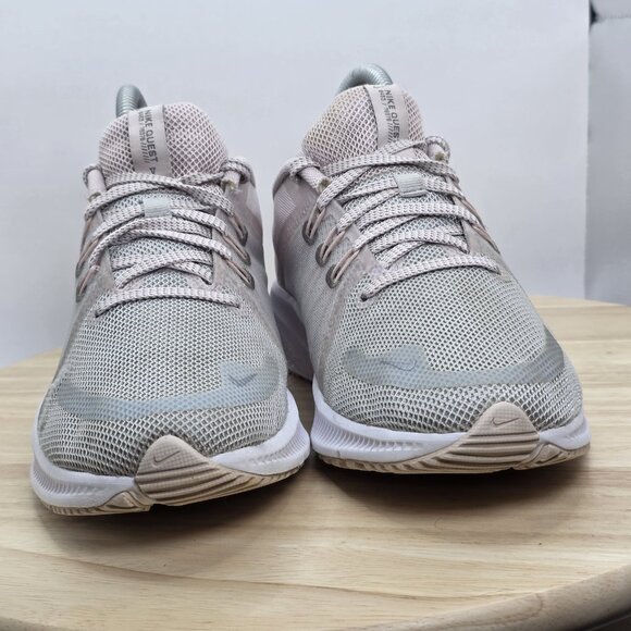 NIKE Quest 4 Premium Women's Size 7 Gray Pink Running Shoes Sneakers DA8723-002 - Picture 2 of 9